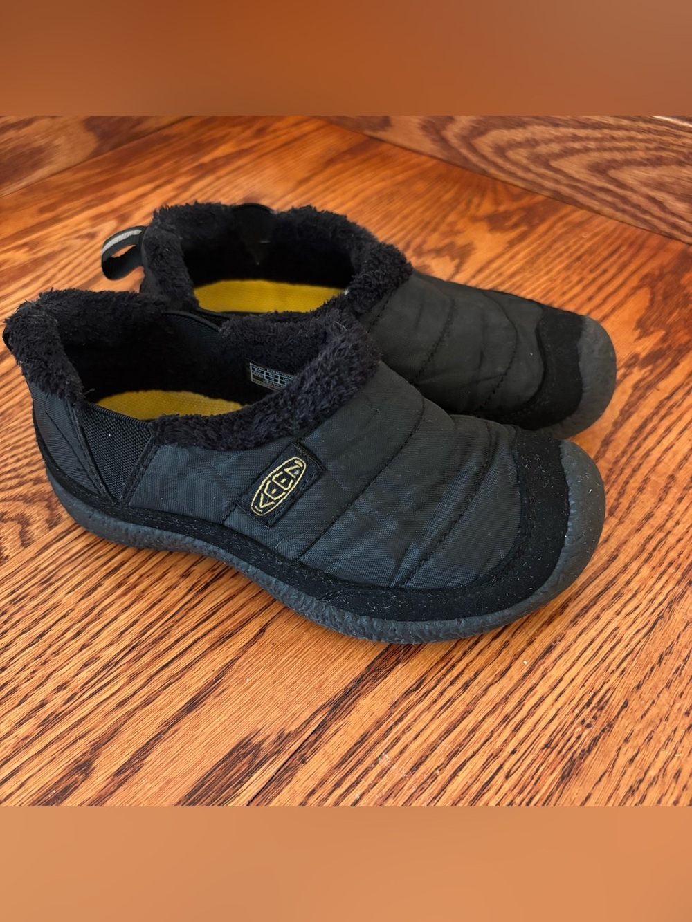 Keen Toddler Boys Black Quilted Slip-On Comfort Shoes Size 10